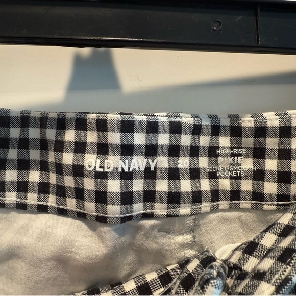 Old Navy Size 20 Women's Black and White Gingham Pixie Pants - Picture 5 of 7